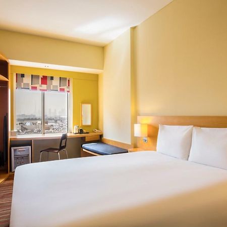 Hotel Ibis Deira Creekside Dubái Exterior foto