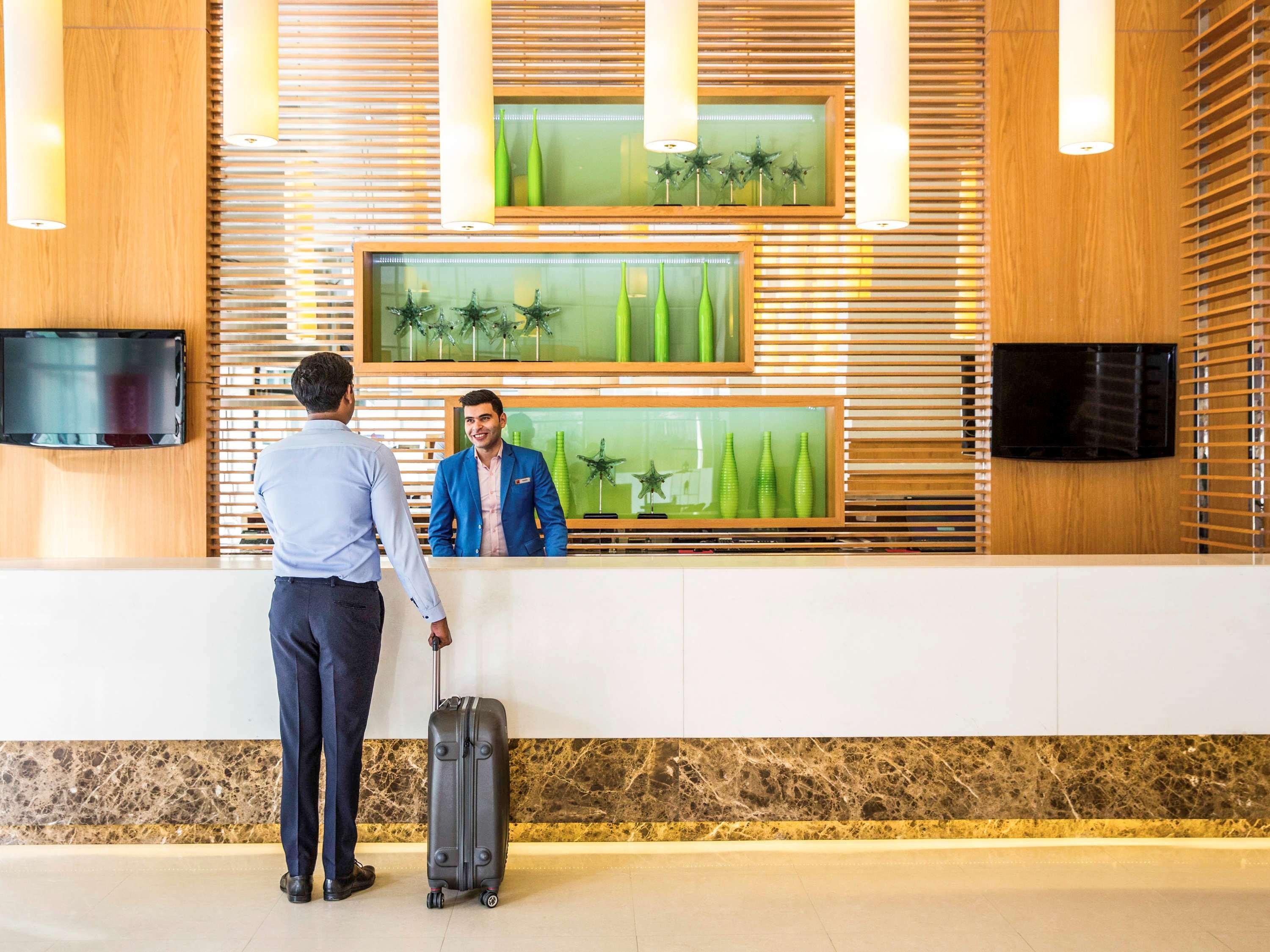 Hotel Ibis Deira Creekside Dubái Exterior foto