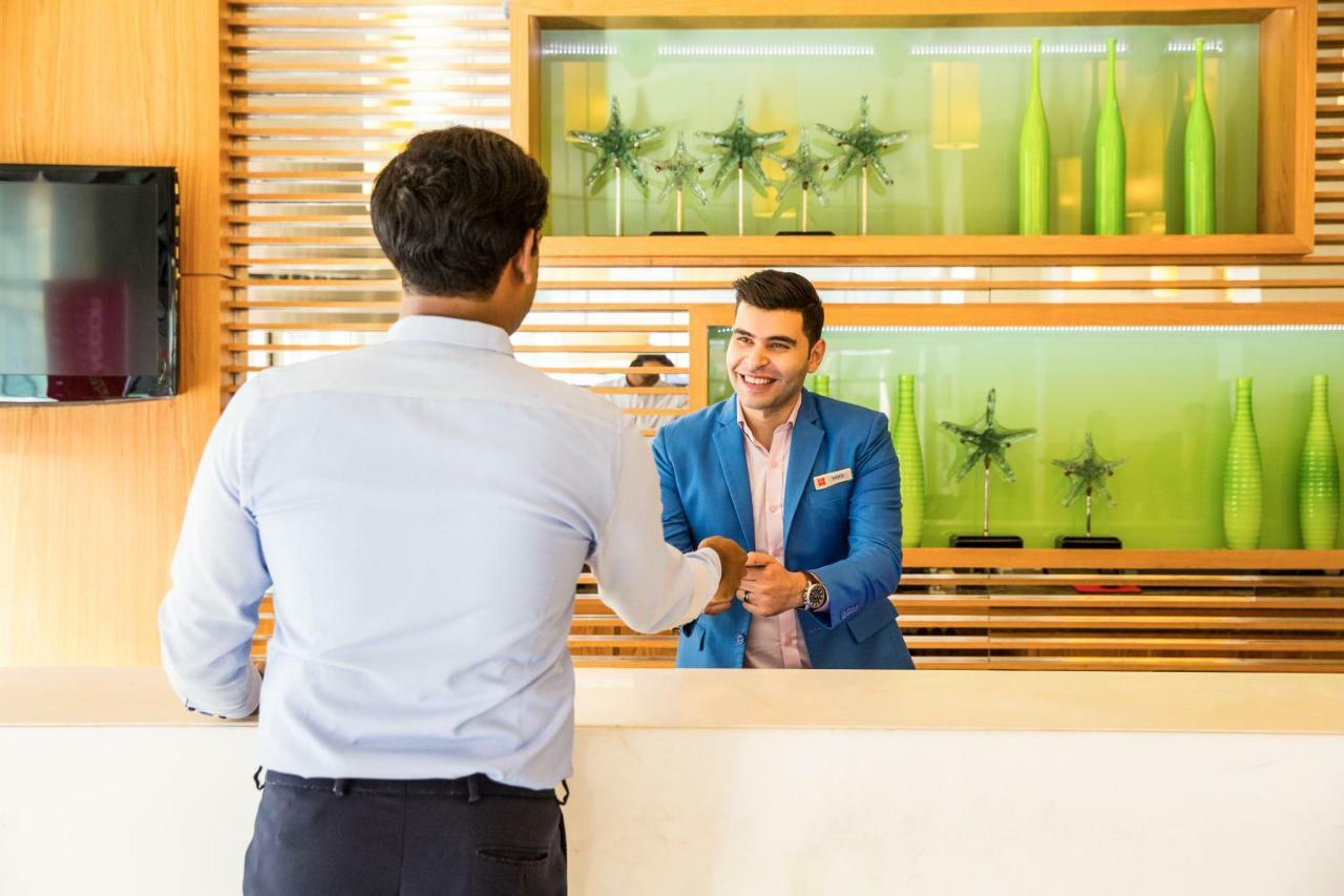 Hotel Ibis Deira Creekside Dubái Exterior foto