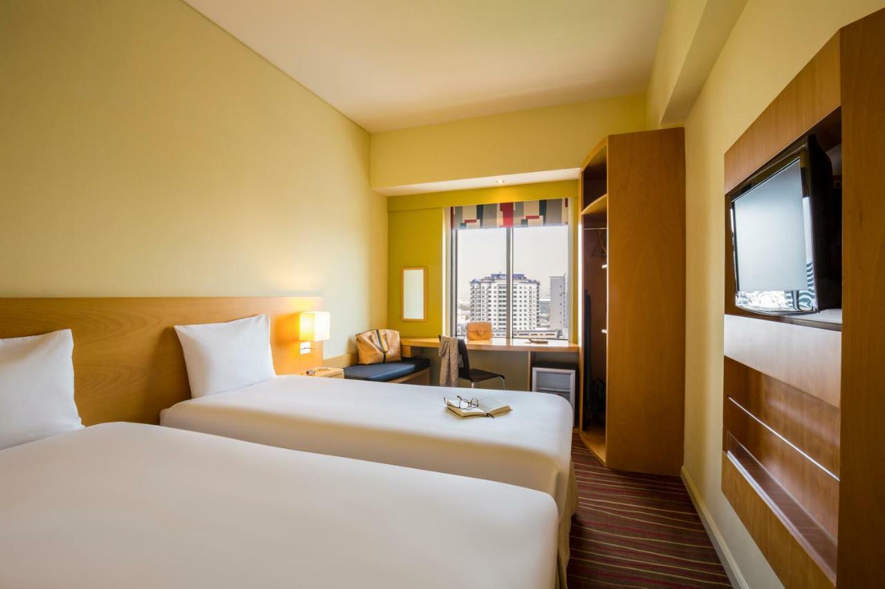 Hotel Ibis Deira Creekside Dubái Exterior foto