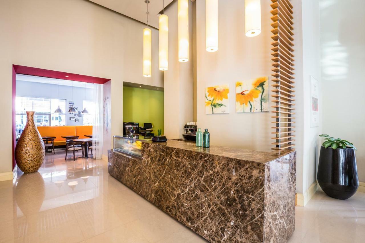 Hotel Ibis Deira Creekside Dubái Exterior foto